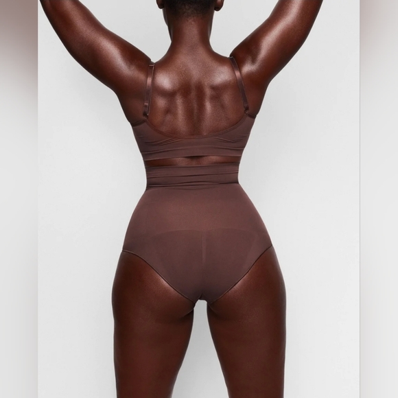 NWOT SKIMS SCULPTING HIGH WAIST BRIEF/ NWOT/ COCOA/S/M - Picture 5 of 10